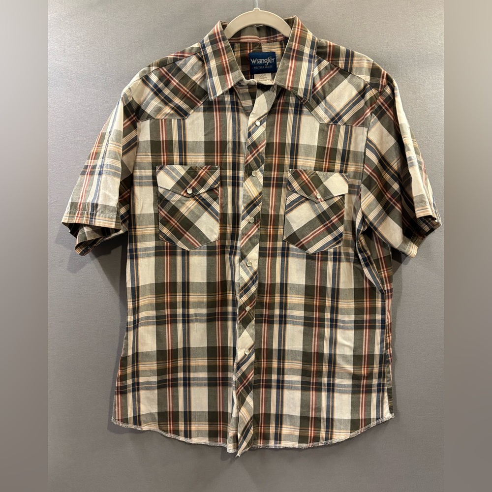 Wrangler men’s snap down short sleeve shirt size large classic plaid style brown